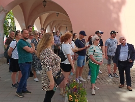 ZWIEDZANIE OPATOWA Z PRZEWODNIKIEM 2024_1